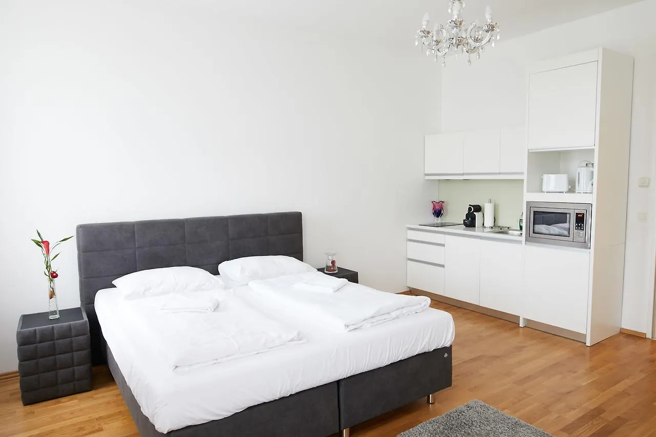 Gardeneden Apartments Vienna 0*,