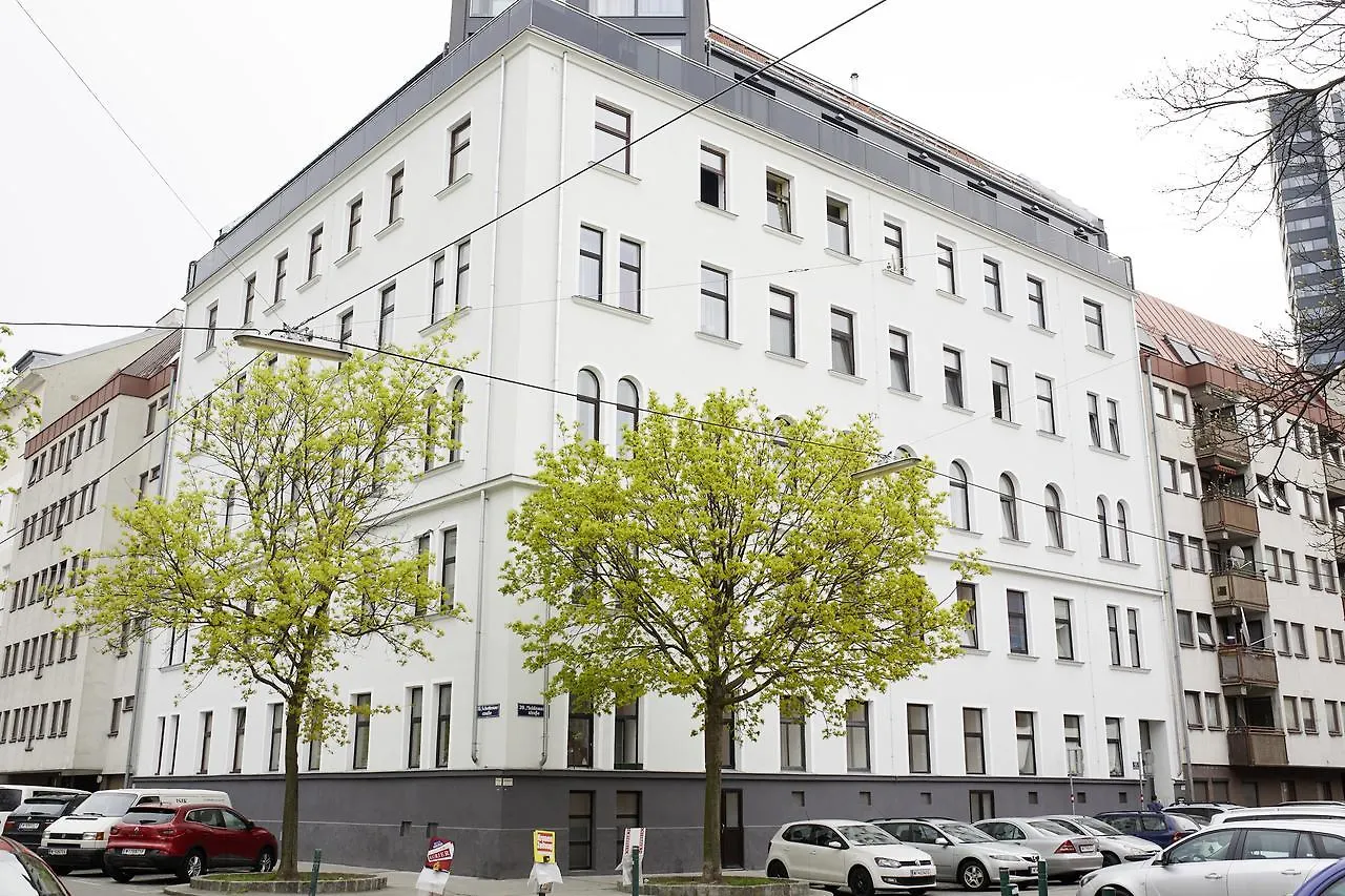 Gardeneden Apartments Vienna 0*,